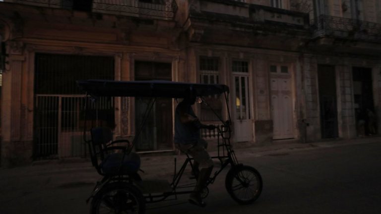 Internacional #Cuba :Cuba inmersa en un «apagón total» tras fallas en su sistema eléctrico