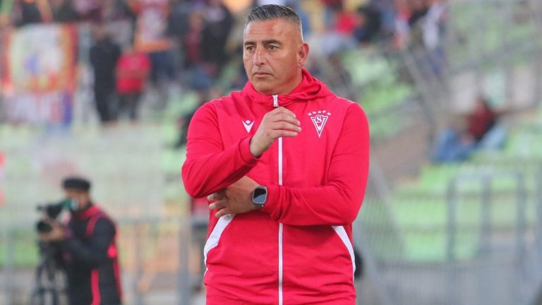 Deportes Fútbol Nacional «Salió carísimo»: El millonario sueldo de Jaime García en Santiago Wanderers