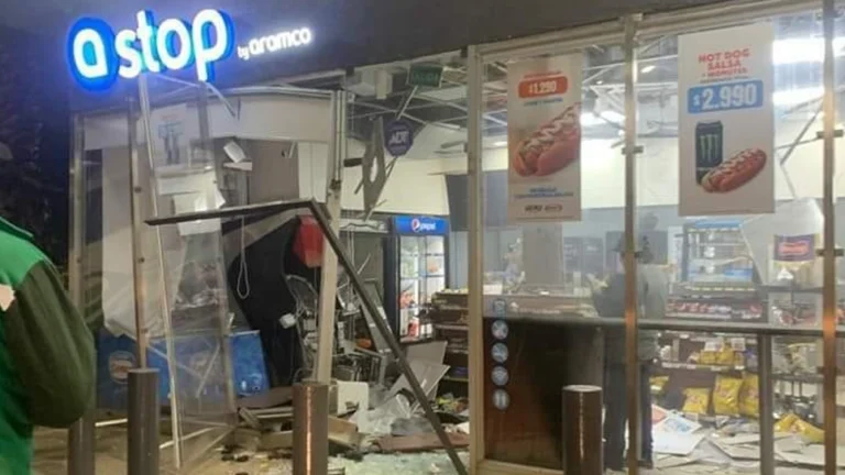 Region del BioBío.#Penco Nuevo robo a cajero automático: delincuentes generan explosión en Penco