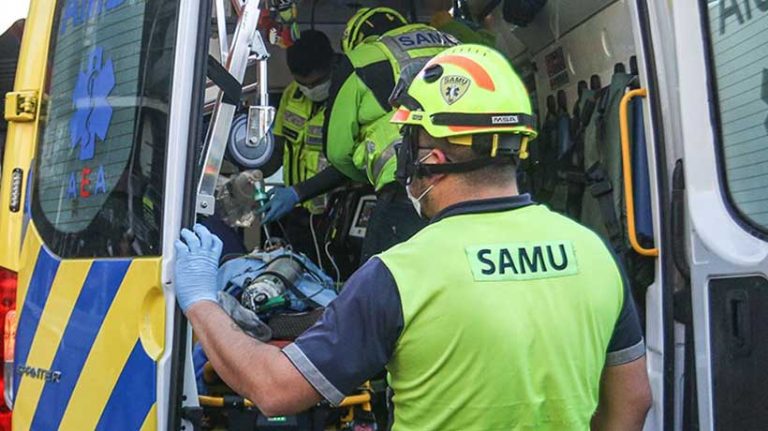 Region de La Araucania #Temuco Mujer murió tras caer desde altura en el Policentro Caracol de Temuco.