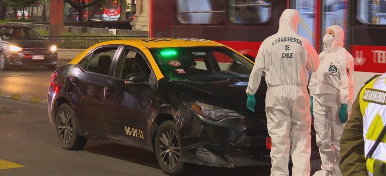 Region Metropolitana #santiago Taxista con antecedentes penales evadió control e intentó atropellar a carabinero