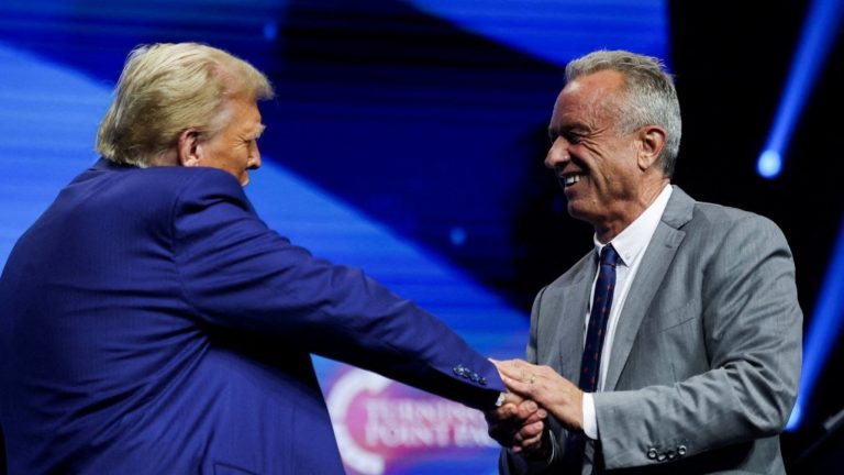  Internacional  Eatados Unidos «Un tipo fantástico»: Trump elige a controvertido antivacunas como secretario de Salud
