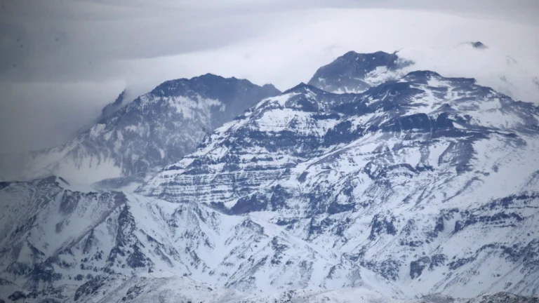El Tiempo : Nieve en Santiago Meteorología confirma «chubascos agua nieve» desde la noche de este martes