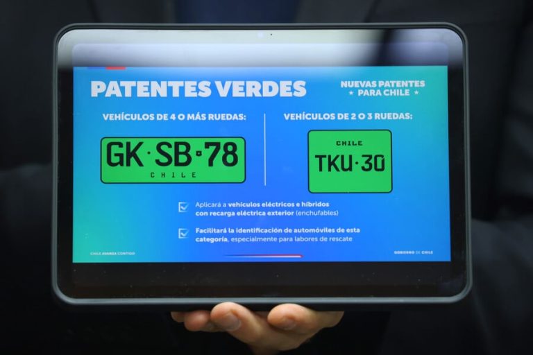 Nacional Nueva patente verde: qué es y los cambios anunciados en placas de autos y motos